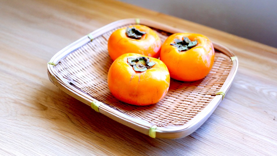 柿 皮ごと 無農薬の種なし柿